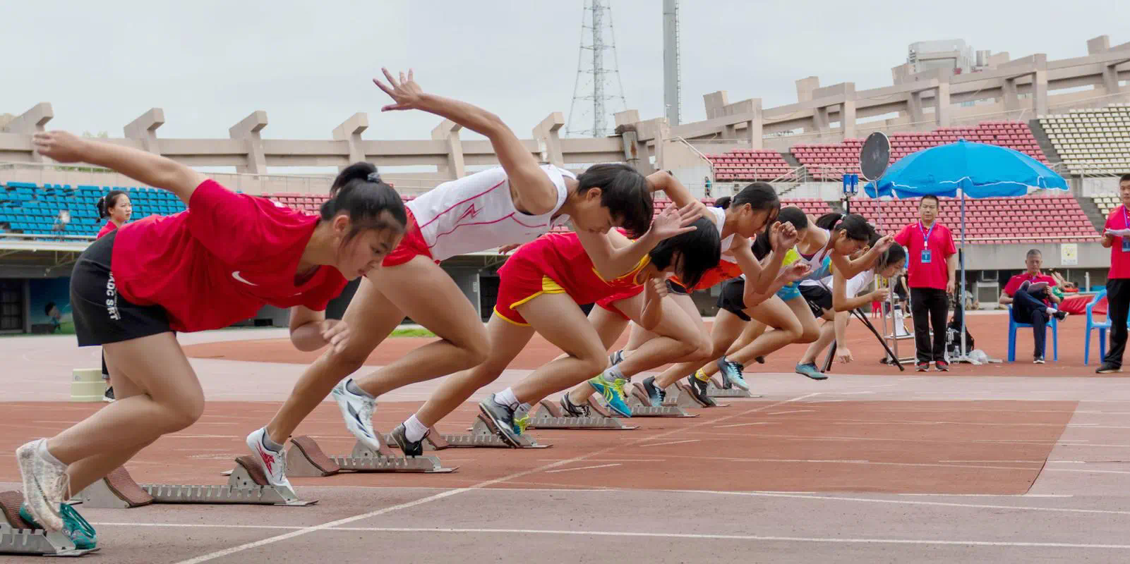 网球拍十五磅怎么选好一点